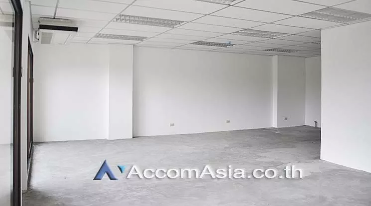  Office space For Rent in Ploenchit, Bangkok  near BTS Chitlom (AA16012)